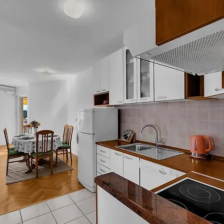 Apartmán Center, Beach, Great Sea View, Value4money