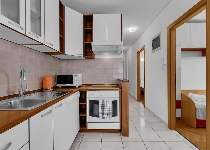 Center, Beach, Great Sea View, Value4money Apartman Makarska